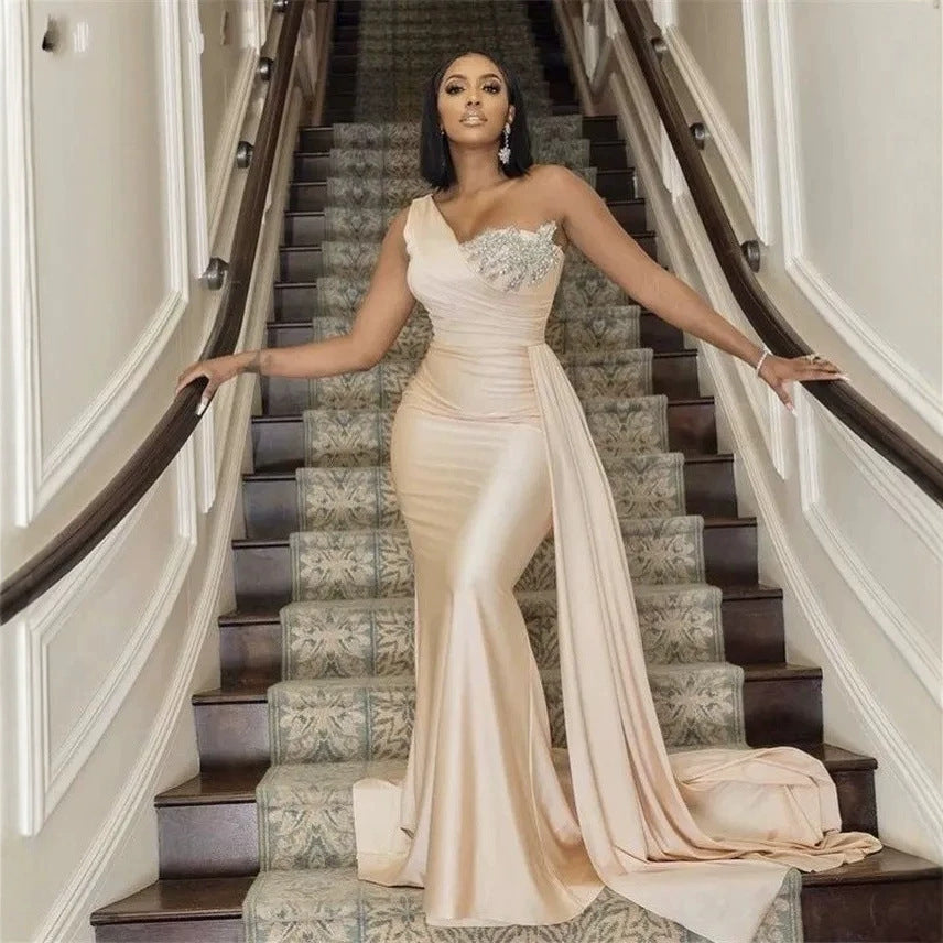 New Minimalist One-shoulder Sexy Evening Gown for Ladies