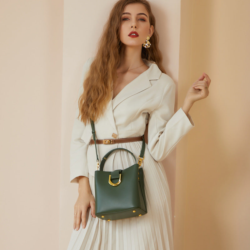 Large-Capacity Crossbody Bag for Women - Stylish Commuter Handbag