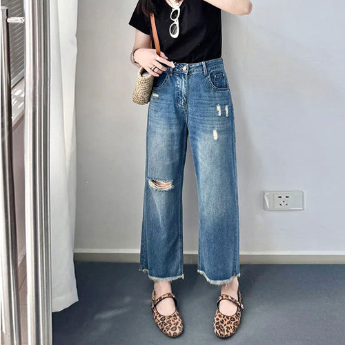 Comfortable Casual Washed Blue Capri-length Jeans for Women