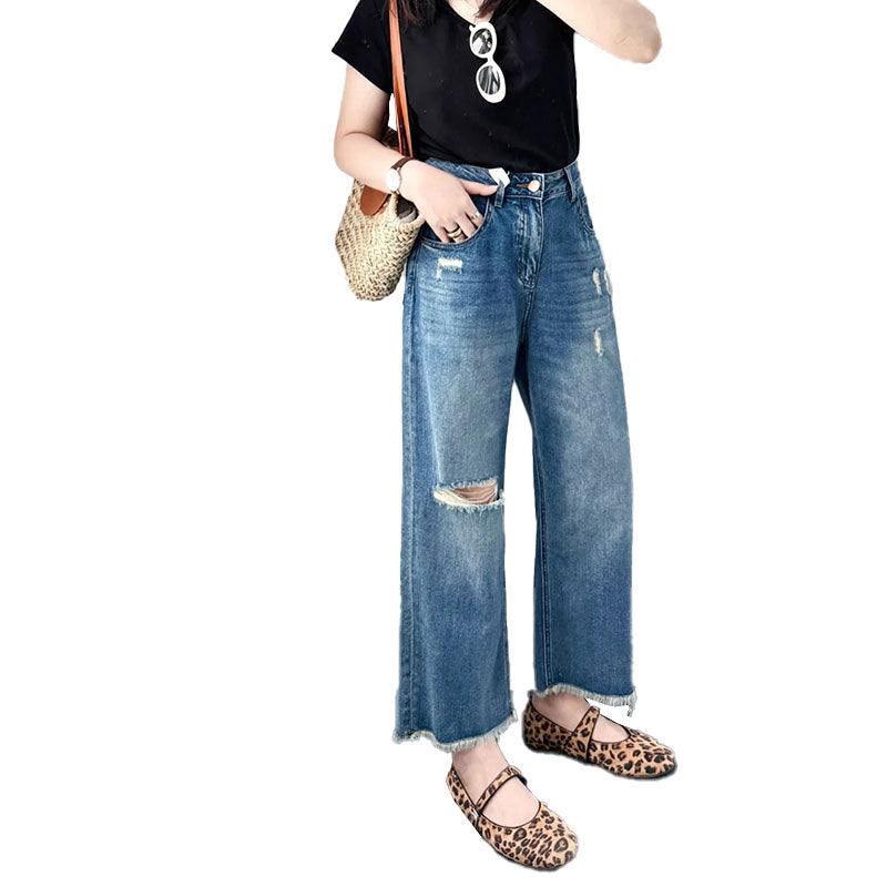 Comfortable Casual Washed Blue Capri-length Jeans for Women