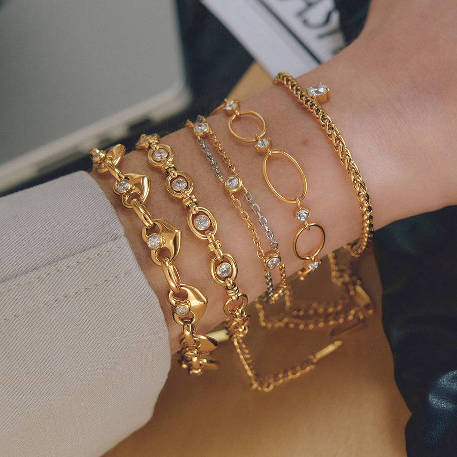 Lucky Pig-Nose Clasp Golden Titanium Steel Bracelet for Women