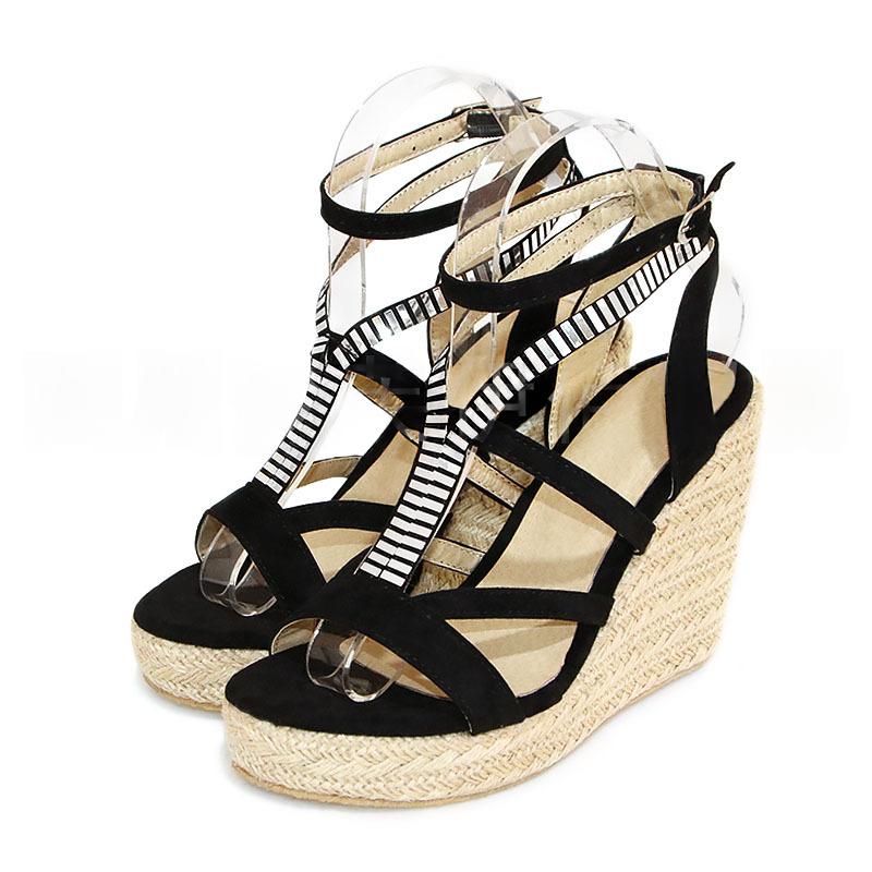 Fashion-forward High Heels with Crisscross Straps for Nightclub