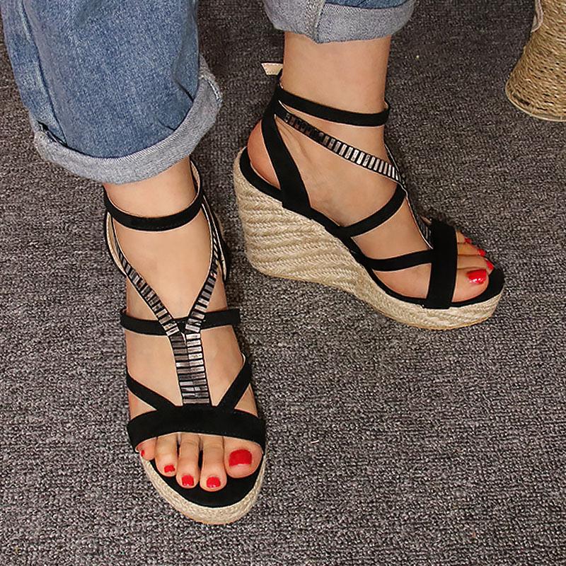 Fashion-forward High Heels with Crisscross Straps for Nightclub