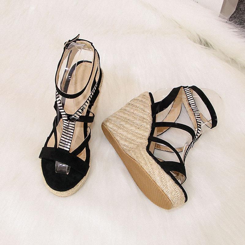 Fashion-forward High Heels with Crisscross Straps for Nightclub