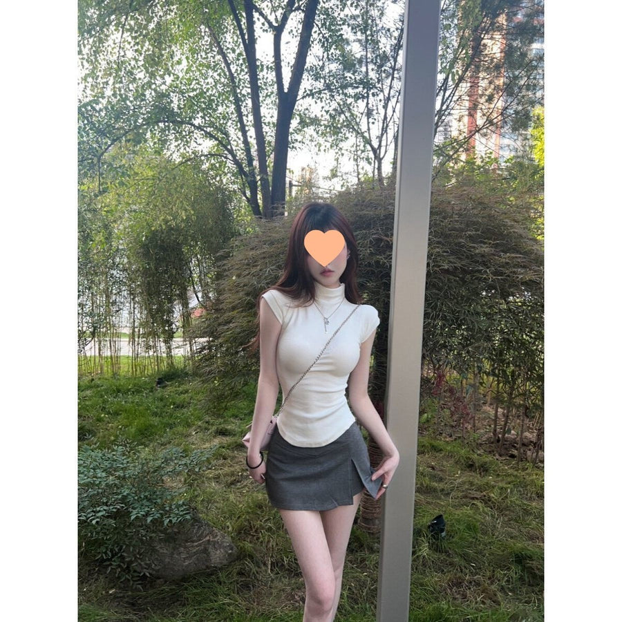Summer Outfit Mock-neck Knit Top and Gray Slit Skirt Set