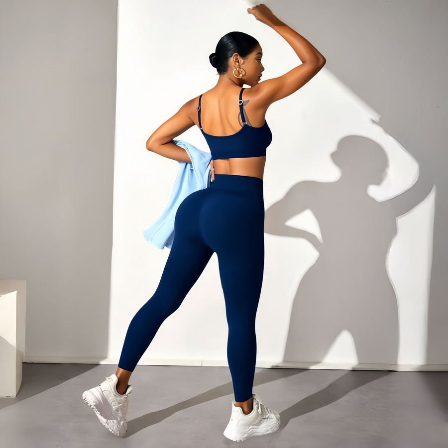 Fashionable Three-piece Yoga Set with Seamless Bra & Pants