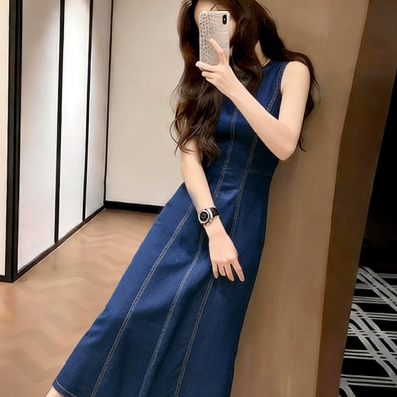 Hepburn-style denim dress for women - vintage chic look
