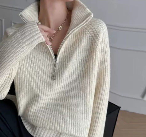 Cozy Fallwinter Sweater - Loose-fitting and Thick