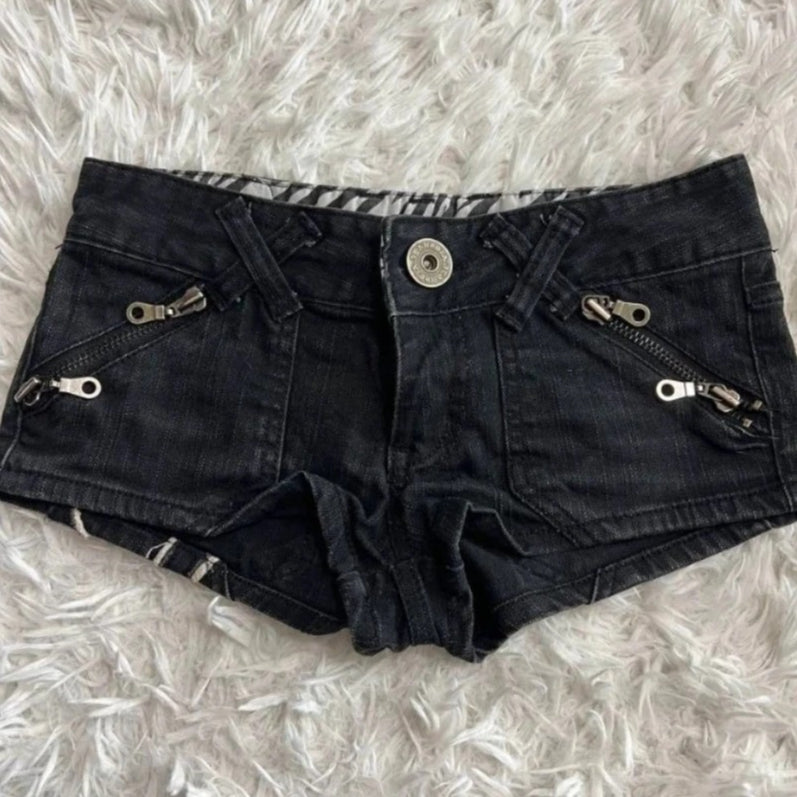 Printed Contrast Color Low Waist Slim Fit Denim Shorts