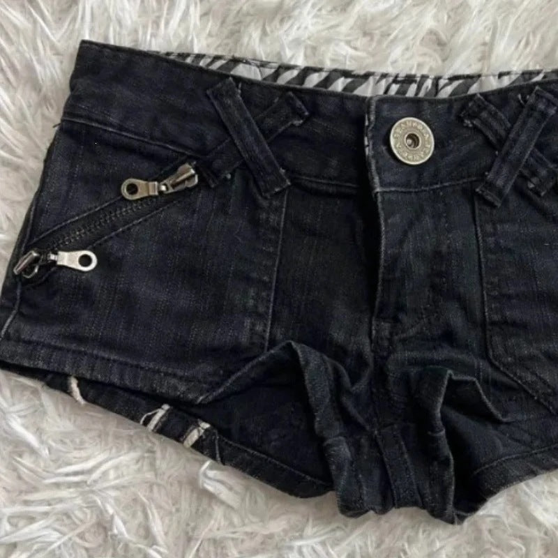 Printed Contrast Color Low Waist Slim Fit Denim Shorts