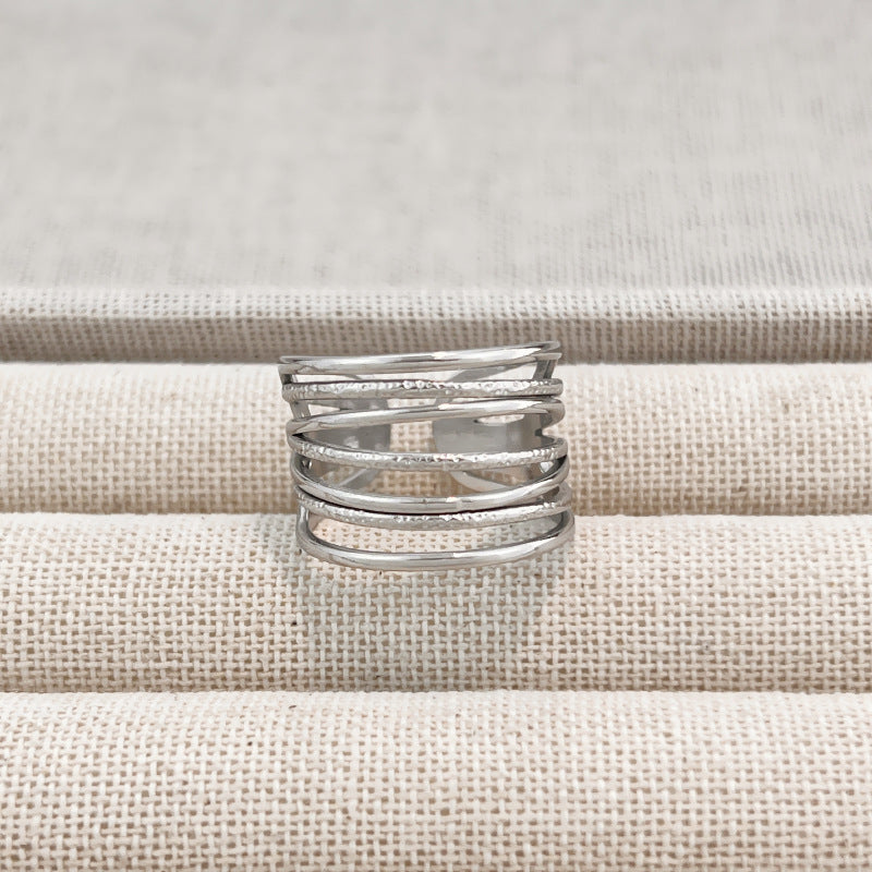 Colorfast Hollowed-out Heart Ring for Women - Trendy Accessory