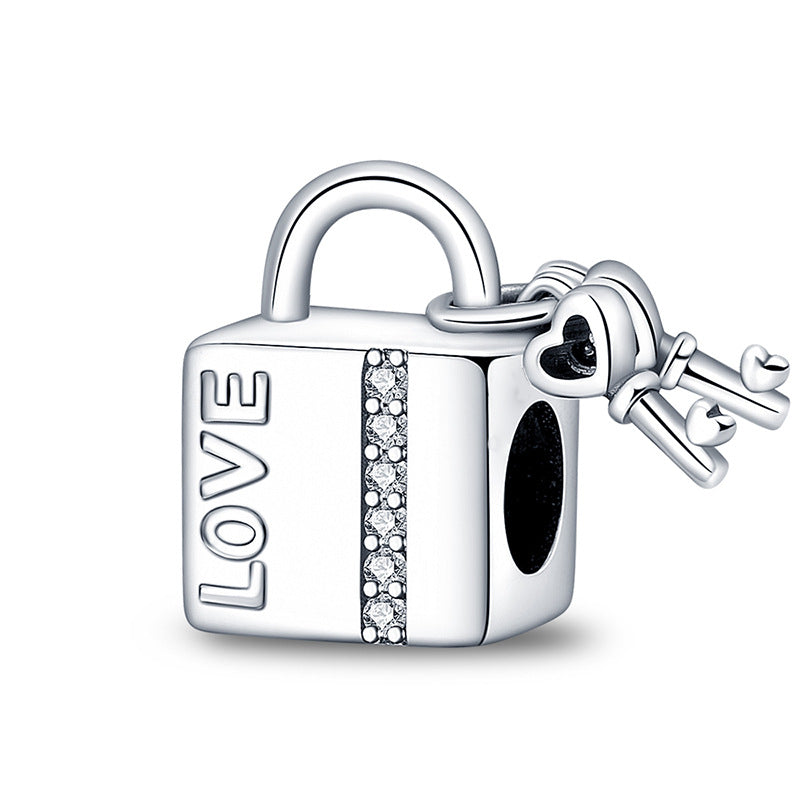 Retro Heart Lock Key Pendant Accessory for Unique Style