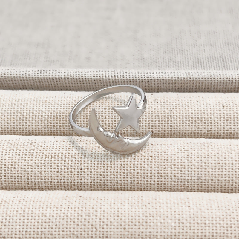 Colorfast Hollowed-out Heart Ring for Women - Trendy Accessory