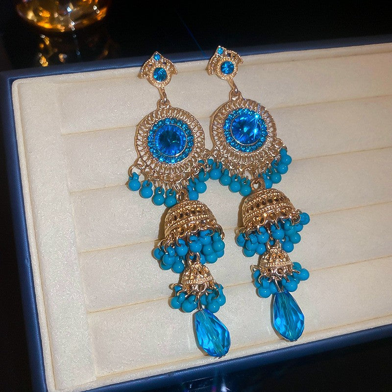 Retro Light Luxury Geometric Earrings - Floral Design