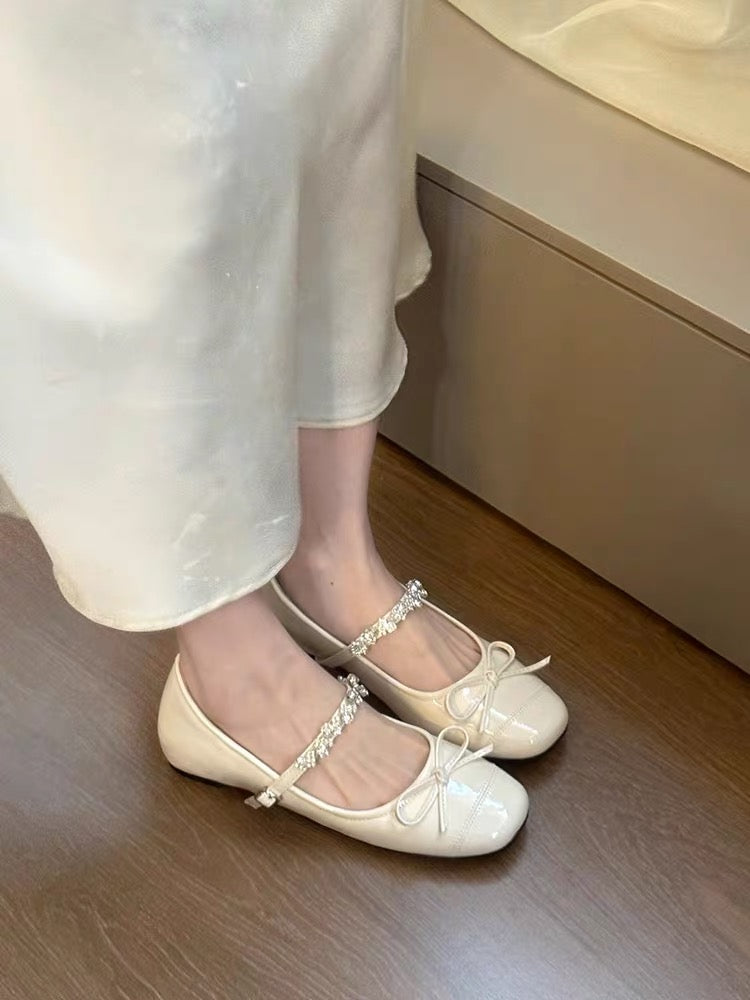 2026 New Autumn French Minimalist Shoes - Retro Rhinestone Flats