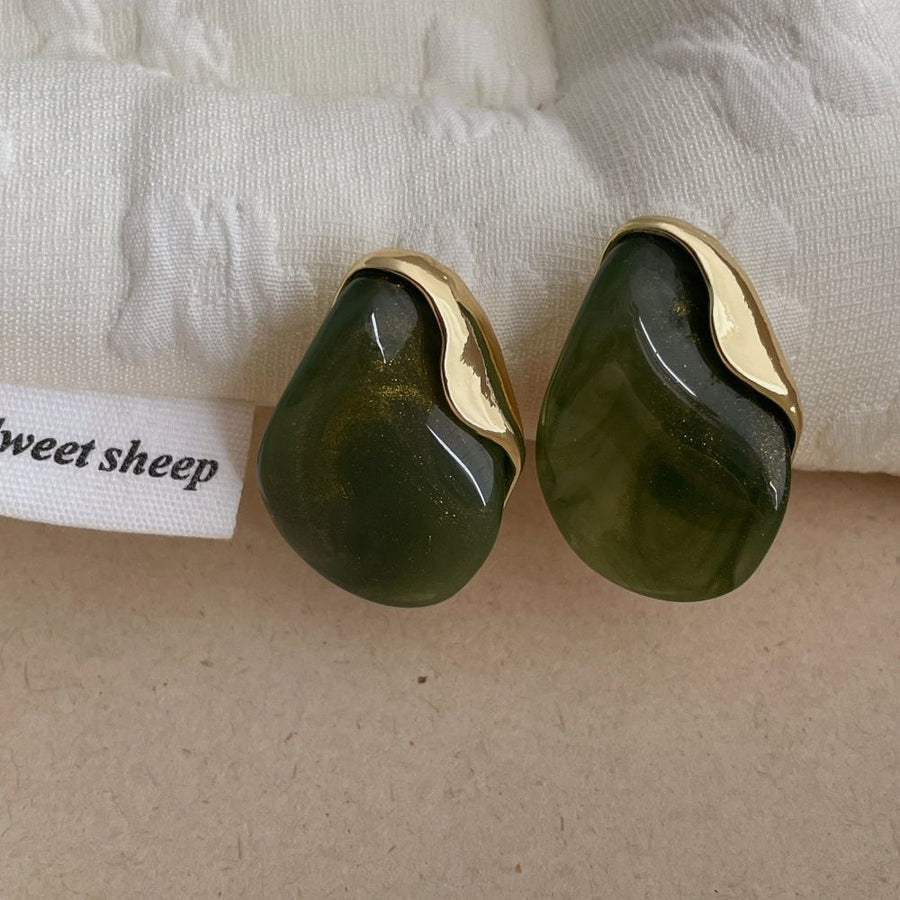 Retro Brown Stud Earrings - Chinese Style Maillard Resin Alloy
