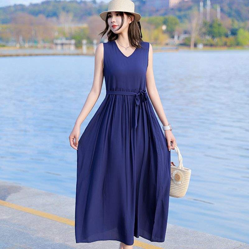Plus-size Loose-fit Floral Slip Dress That Flatters