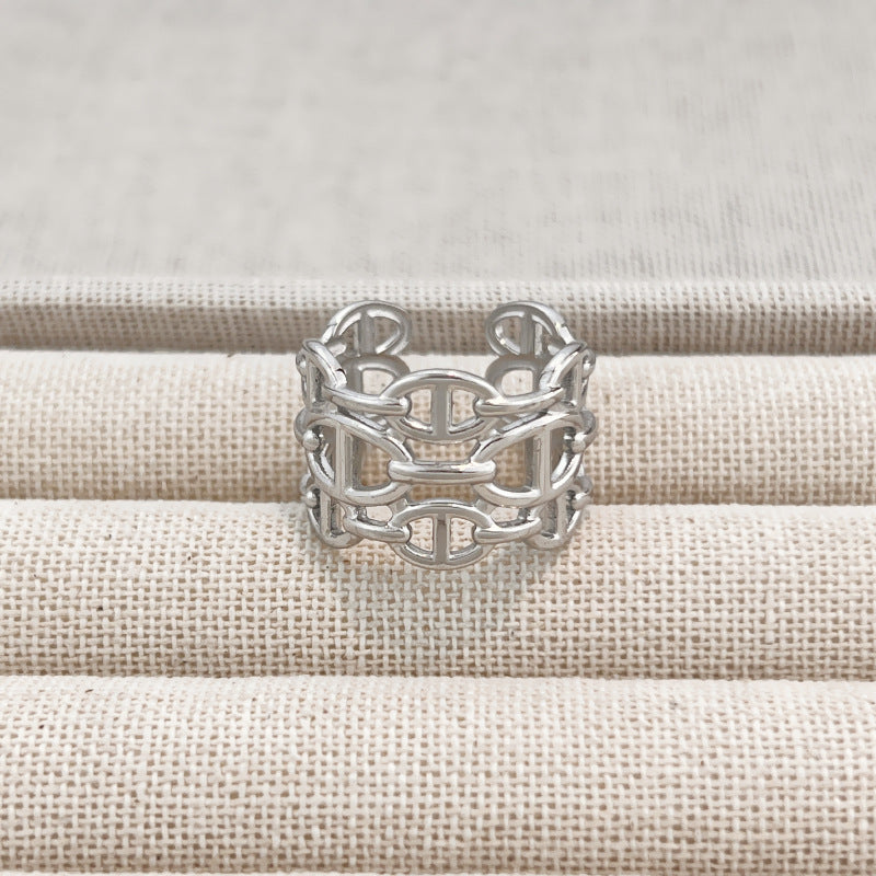 Colorfast Hollowed-out Heart Ring for Women - Trendy Accessory